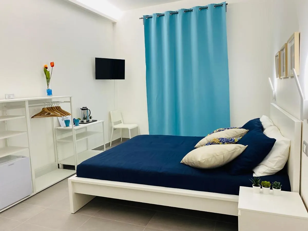 Sicilian Rooms Avola 0*,
